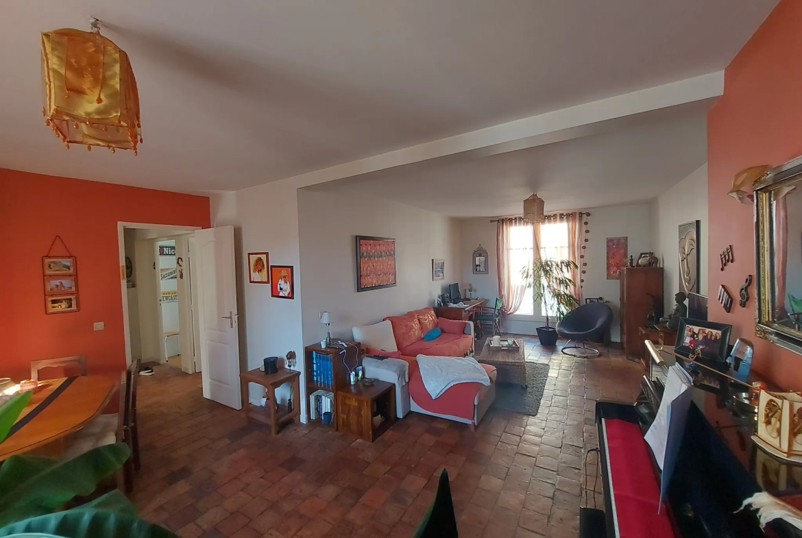 Appartement T4 à Vernouillet avec cave et parking en centre-ville 
