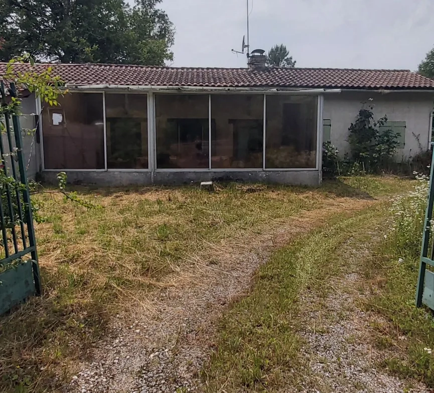 Maison à rénover de 93 m² avec dépendance sur terrain de 2992 m² à Saugnacq et Muret 