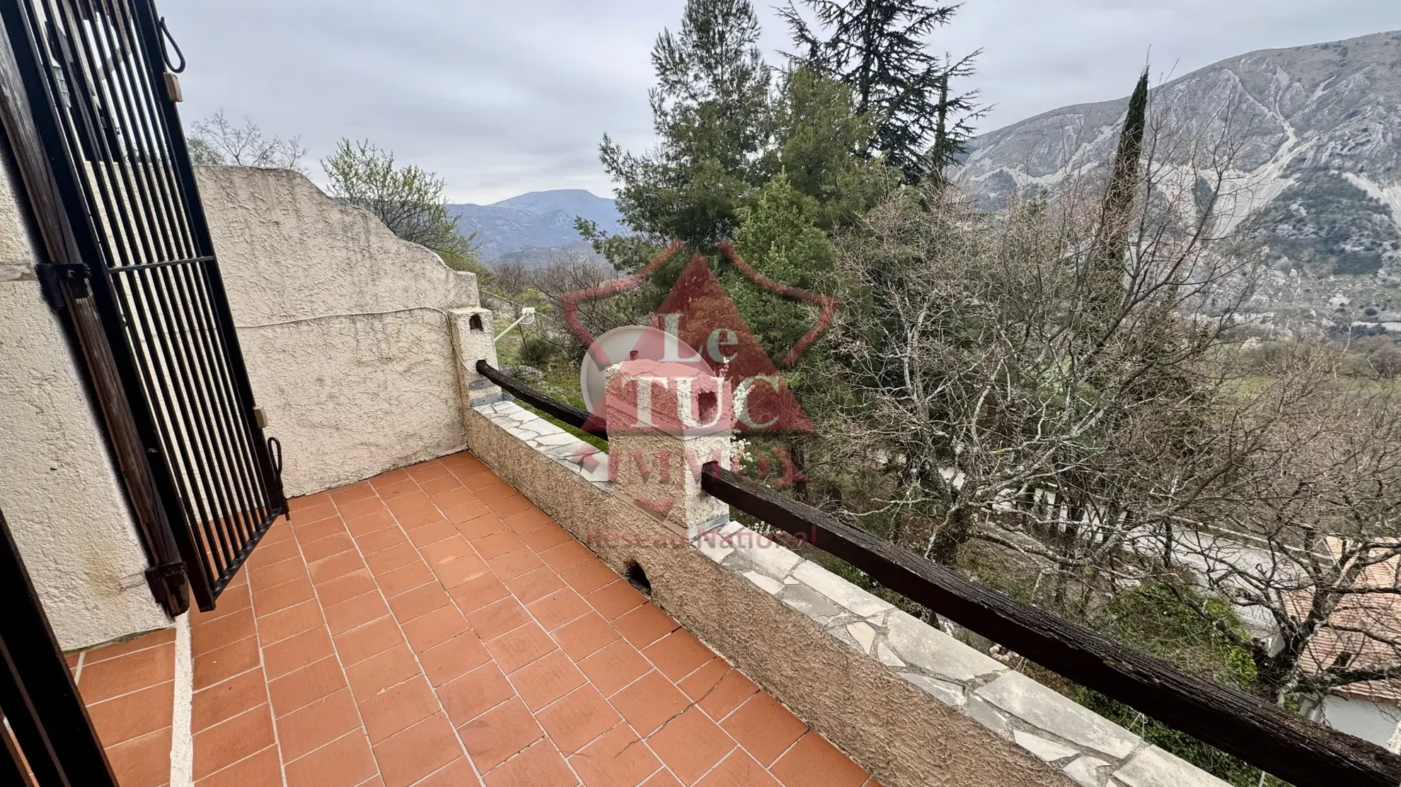Joli duplex 47 m² avec vue montagne à Gréolières village 