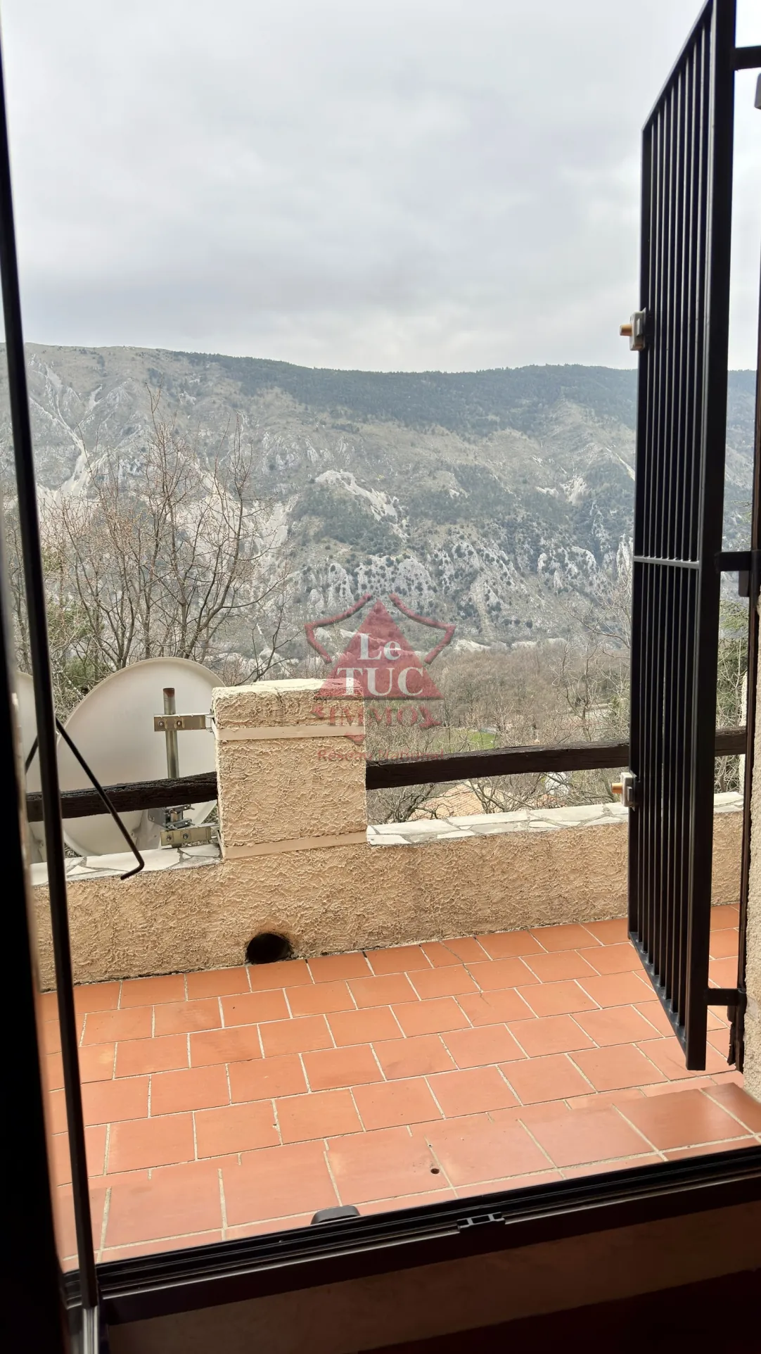 Joli duplex 47 m² avec vue montagne à Gréolières village 