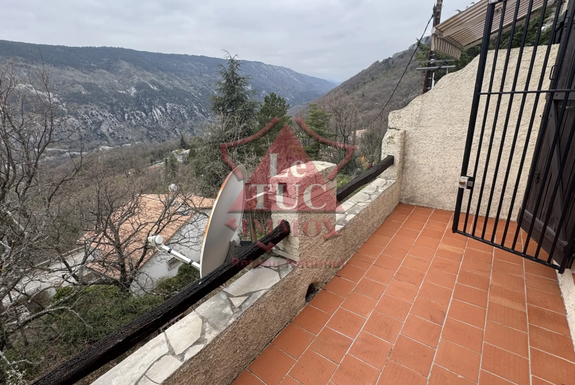 Joli duplex 47 m² avec vue montagne à Gréolières village 