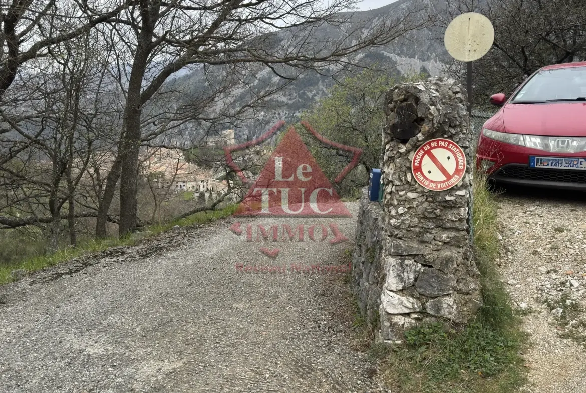 Joli duplex 47 m² avec vue montagne à Gréolières village 