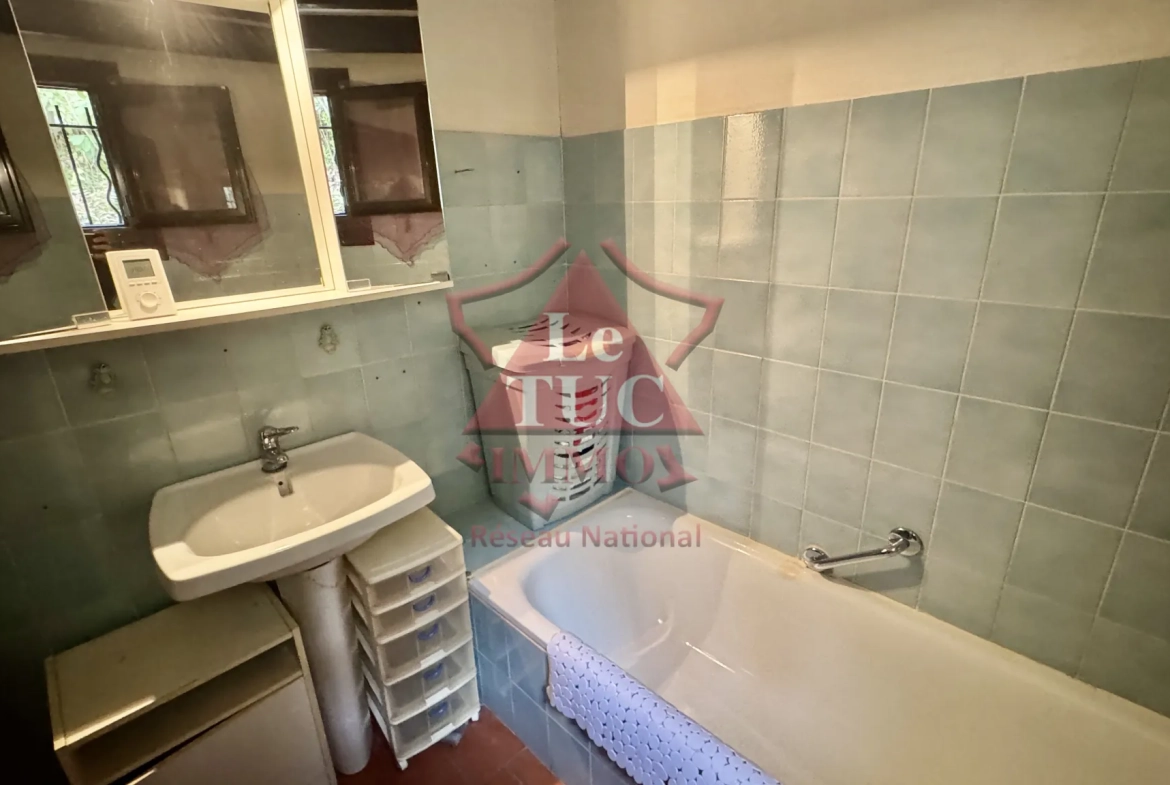 Joli duplex 47 m² avec vue montagne à Gréolières village 
