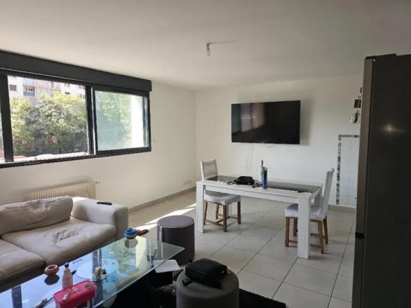 Appartement T3 de 71,71 m² à Toulon avec terrasse et faibles charges