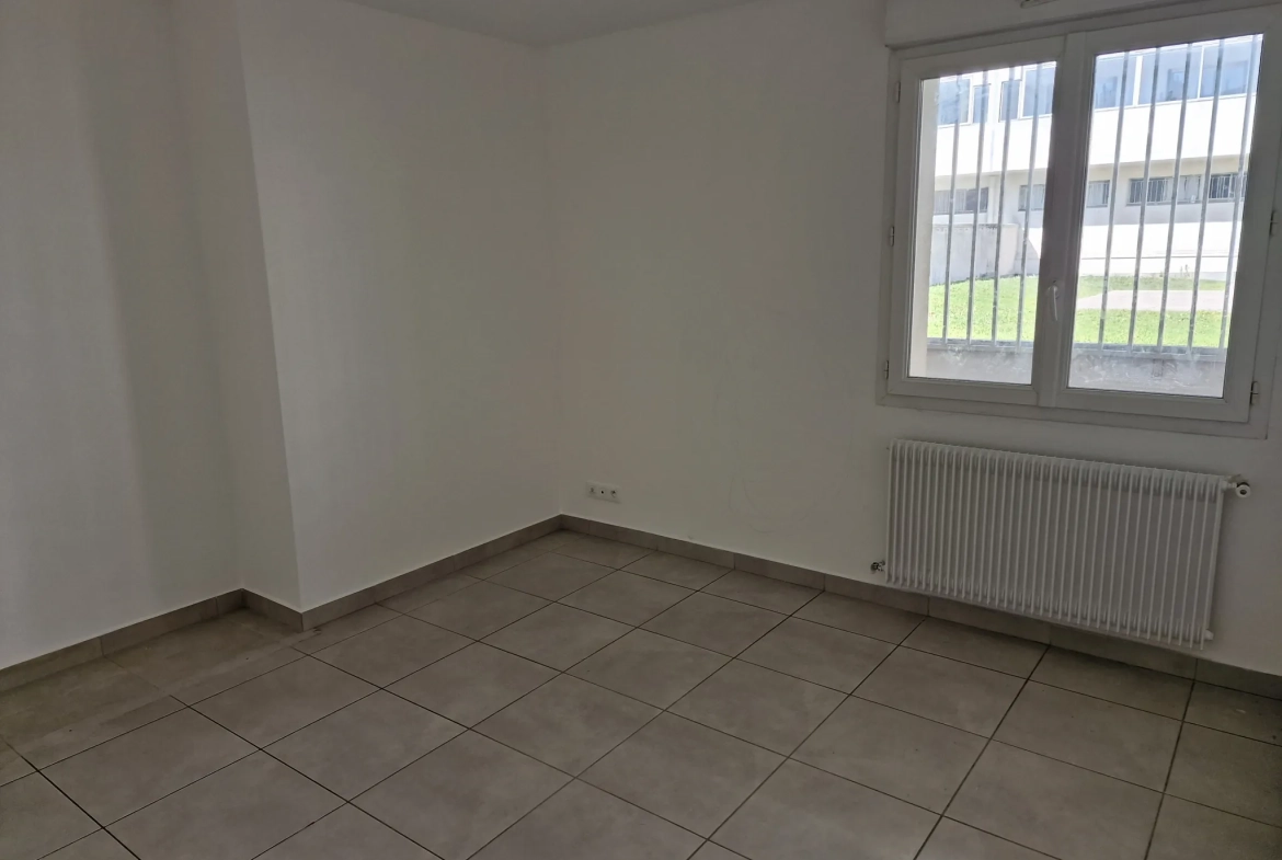 Appartement T3 de 71,71 m² à Toulon avec terrasse et faibles charges 