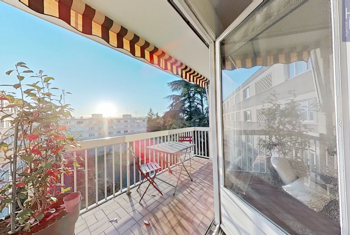 Appartement familial 3-4 chambres avec balcon et cave à Lyon 5ème limite Tassin 
