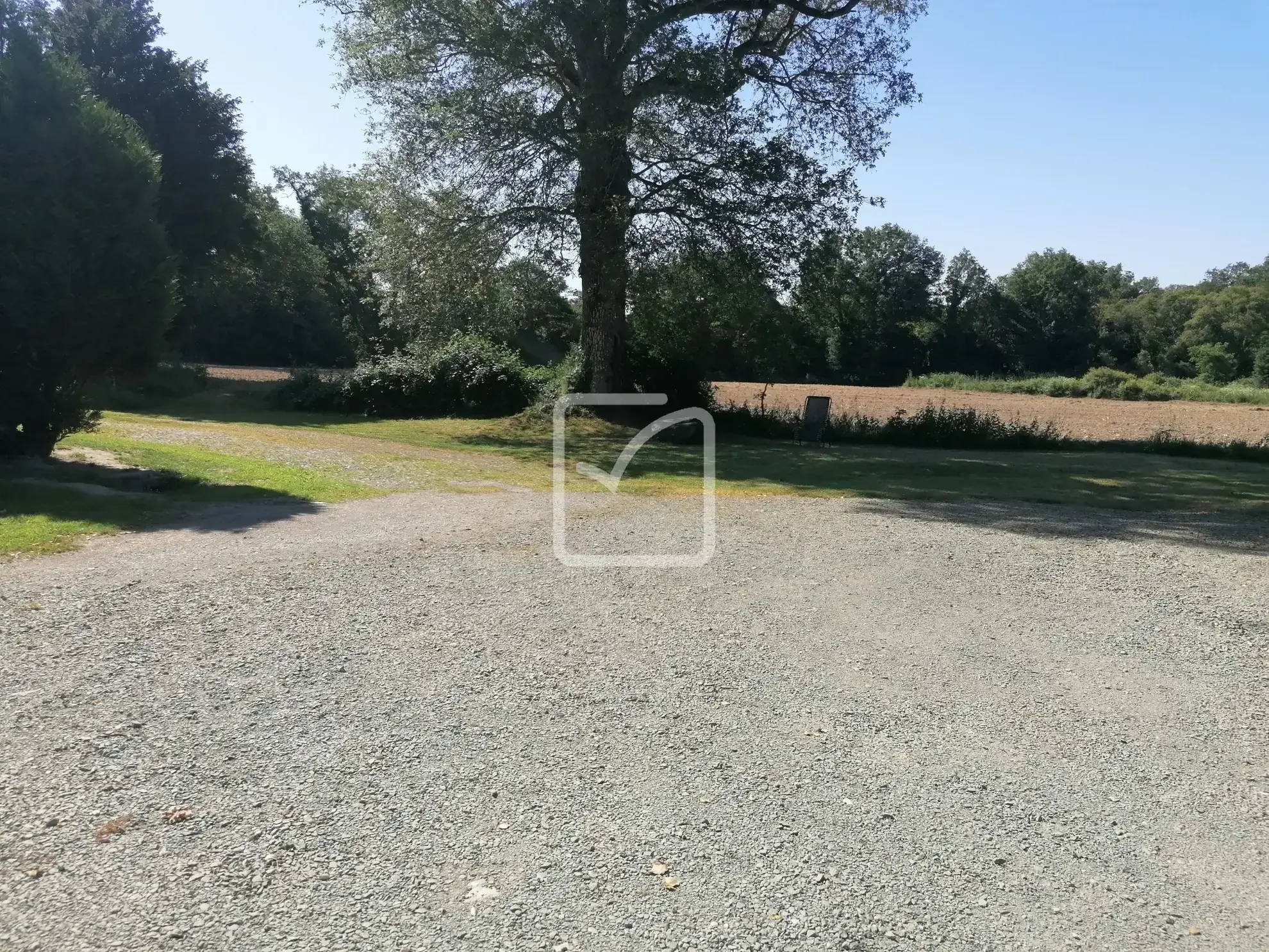Maison en pierre avec dépendances à Maure de Bretagne - Calme et potentiel 