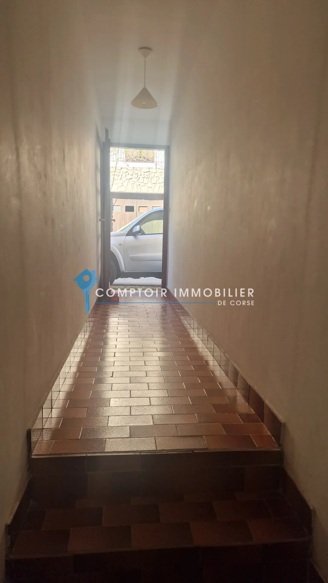 Maison de village à Ghisoni de 87 m² avec studio, potentiel et vue montagne 
