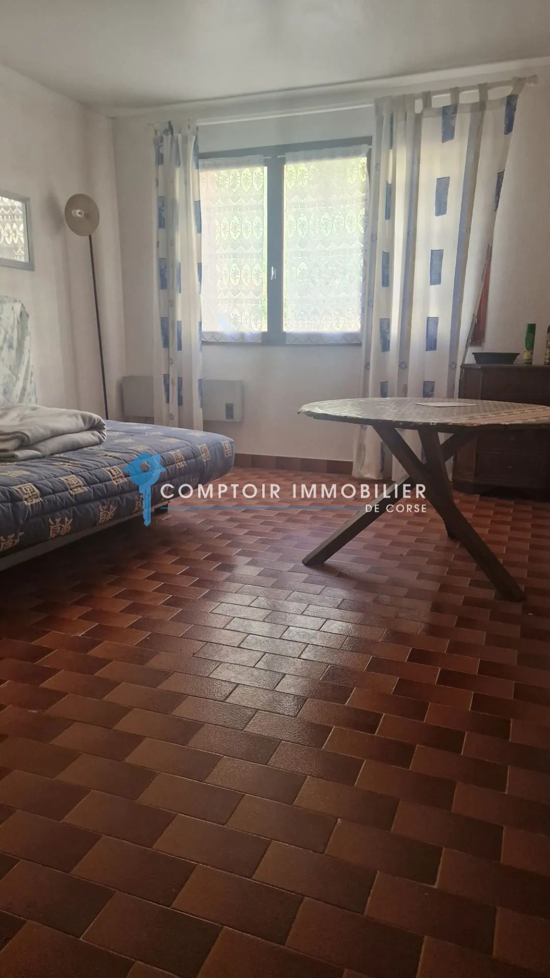 Maison de village à Ghisoni de 87 m² avec studio, potentiel et vue montagne 
