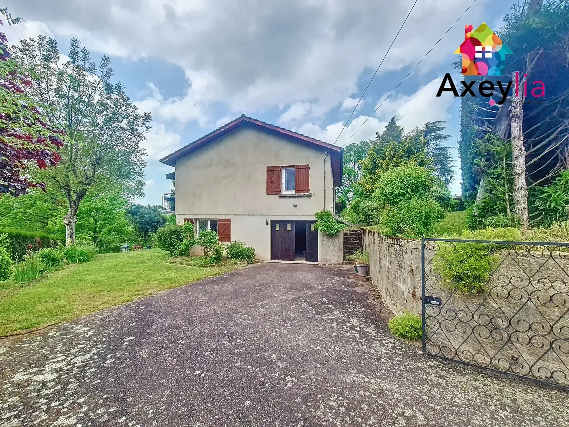 Maison à vendre à Varennes-sous-Dun proche La Clayette - 4 chambres, garage, jardin clos 