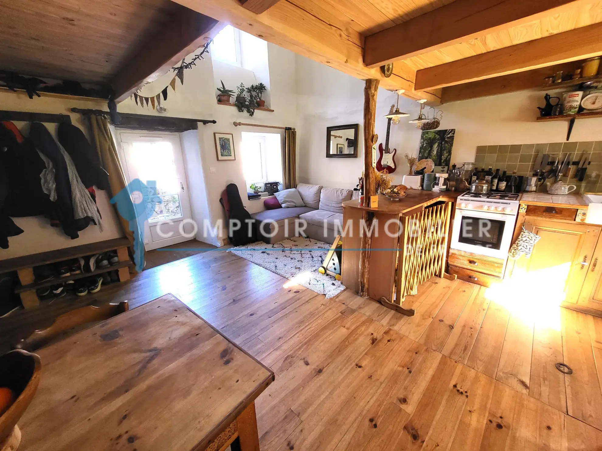Rare maison de village en pierre au Le Chambon, Ardèche (07), avec terrain et environnement paisible 
