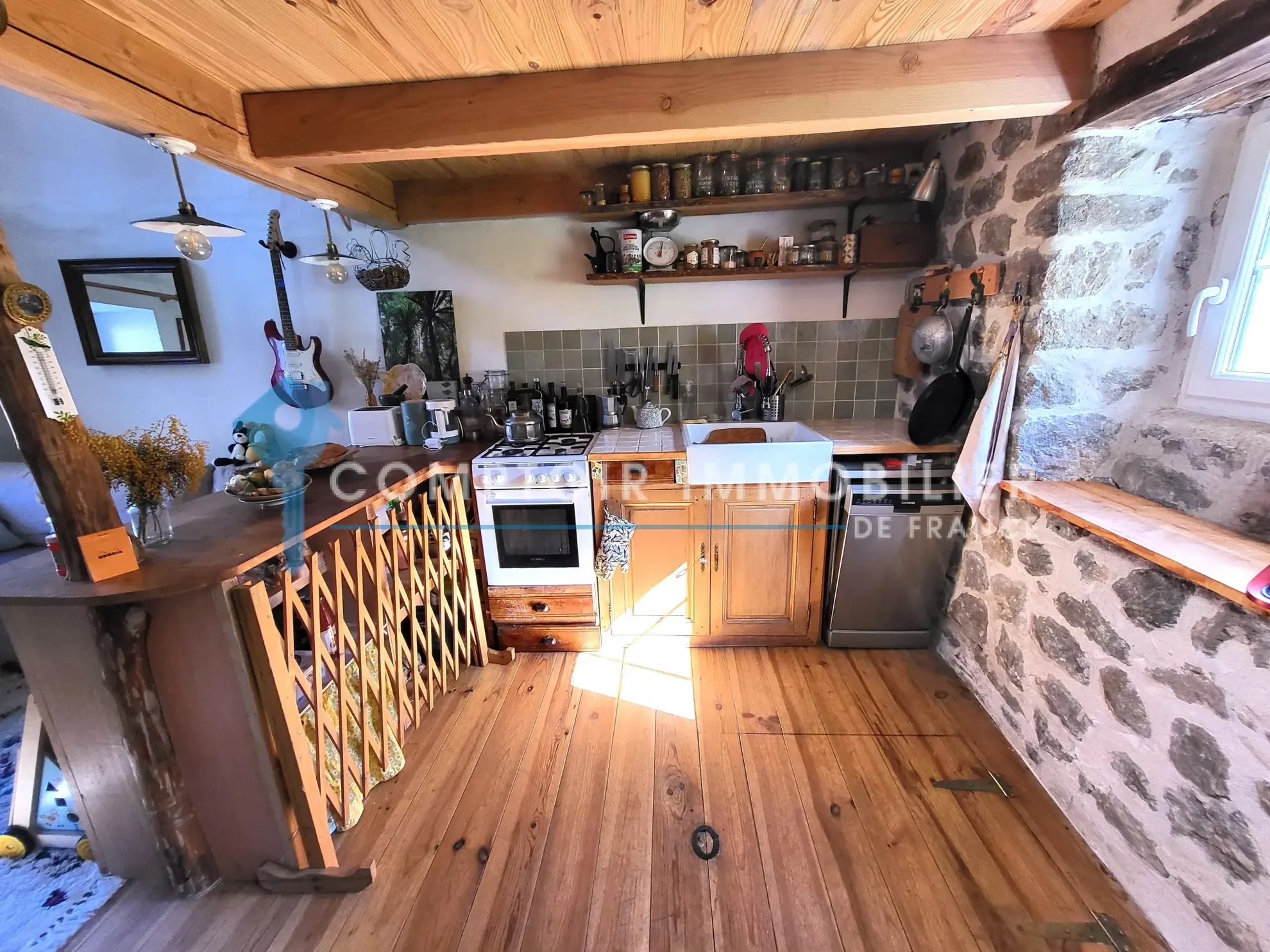 Rare maison de village en pierre au Le Chambon, Ardèche (07), avec terrain et environnement paisible 