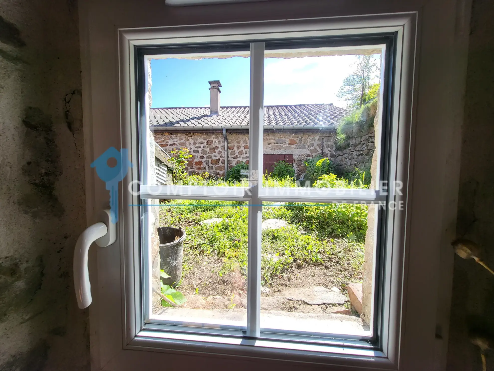 Rare maison de village en pierre au Le Chambon, Ardèche (07), avec terrain et environnement paisible 