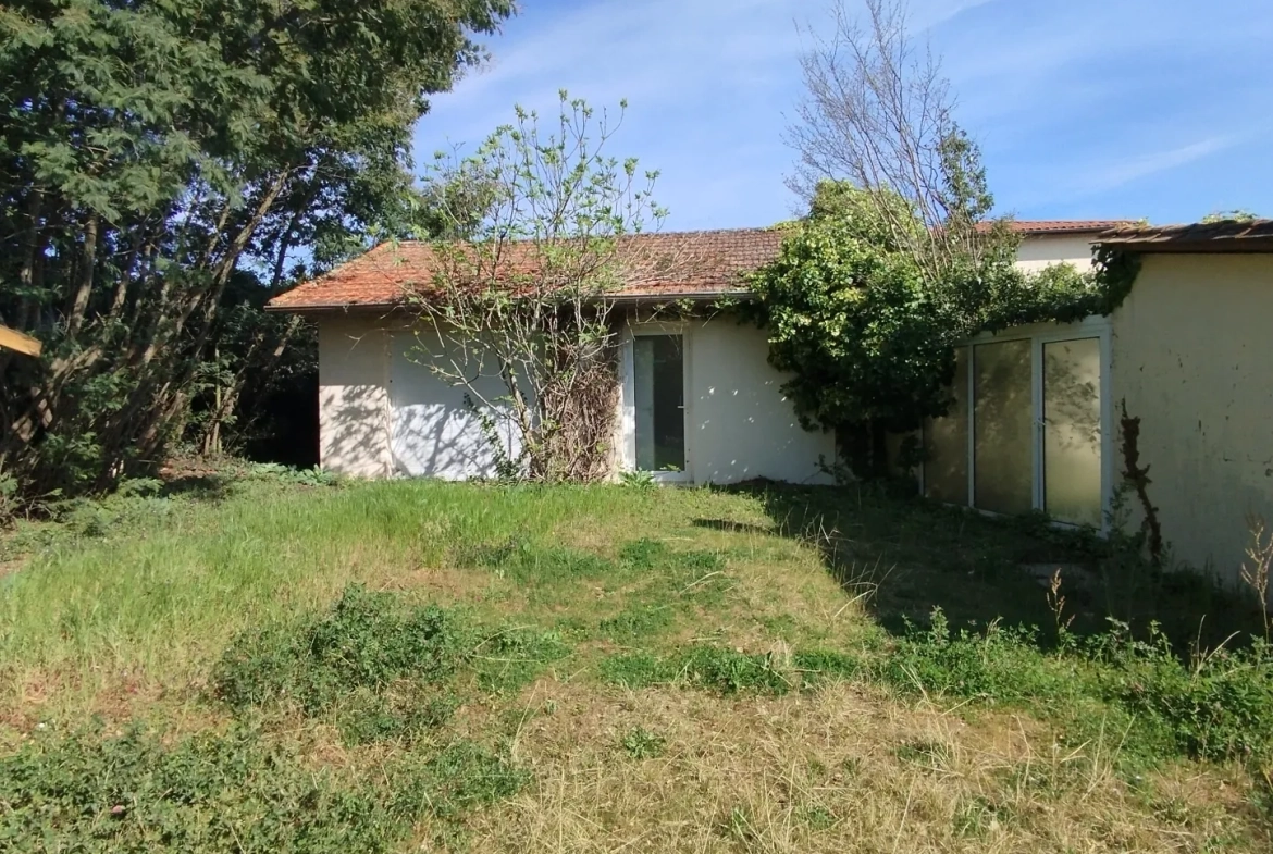 Maison avec local commercial à Bergerac, proche Prigonrieux - 7 pièces, 3 chambres, terrasse, jardin 