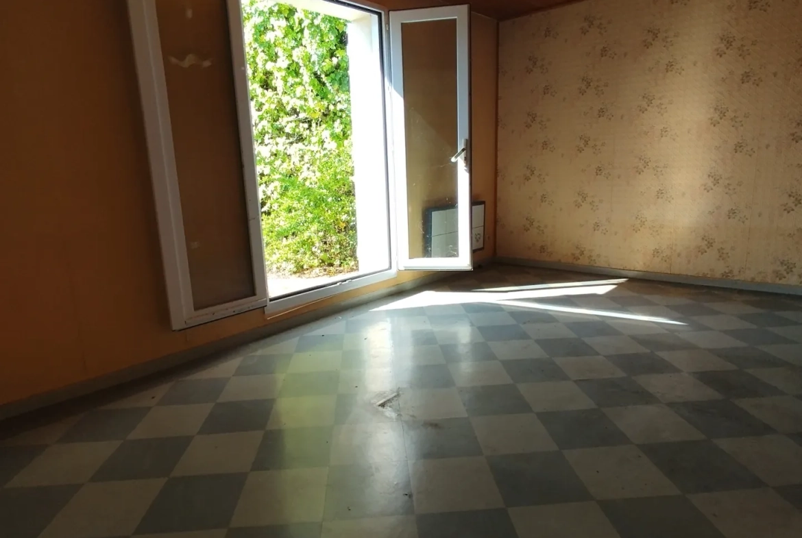 Maison avec local commercial à Bergerac, proche Prigonrieux - 7 pièces, 3 chambres, terrasse, jardin 