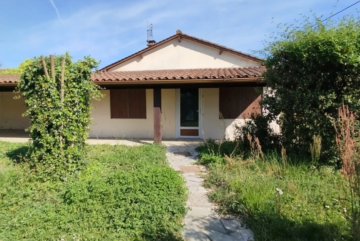 Maison avec local commercial à Bergerac, proche Prigonrieux - 7 pièces, 3 chambres, terrasse, jardin 