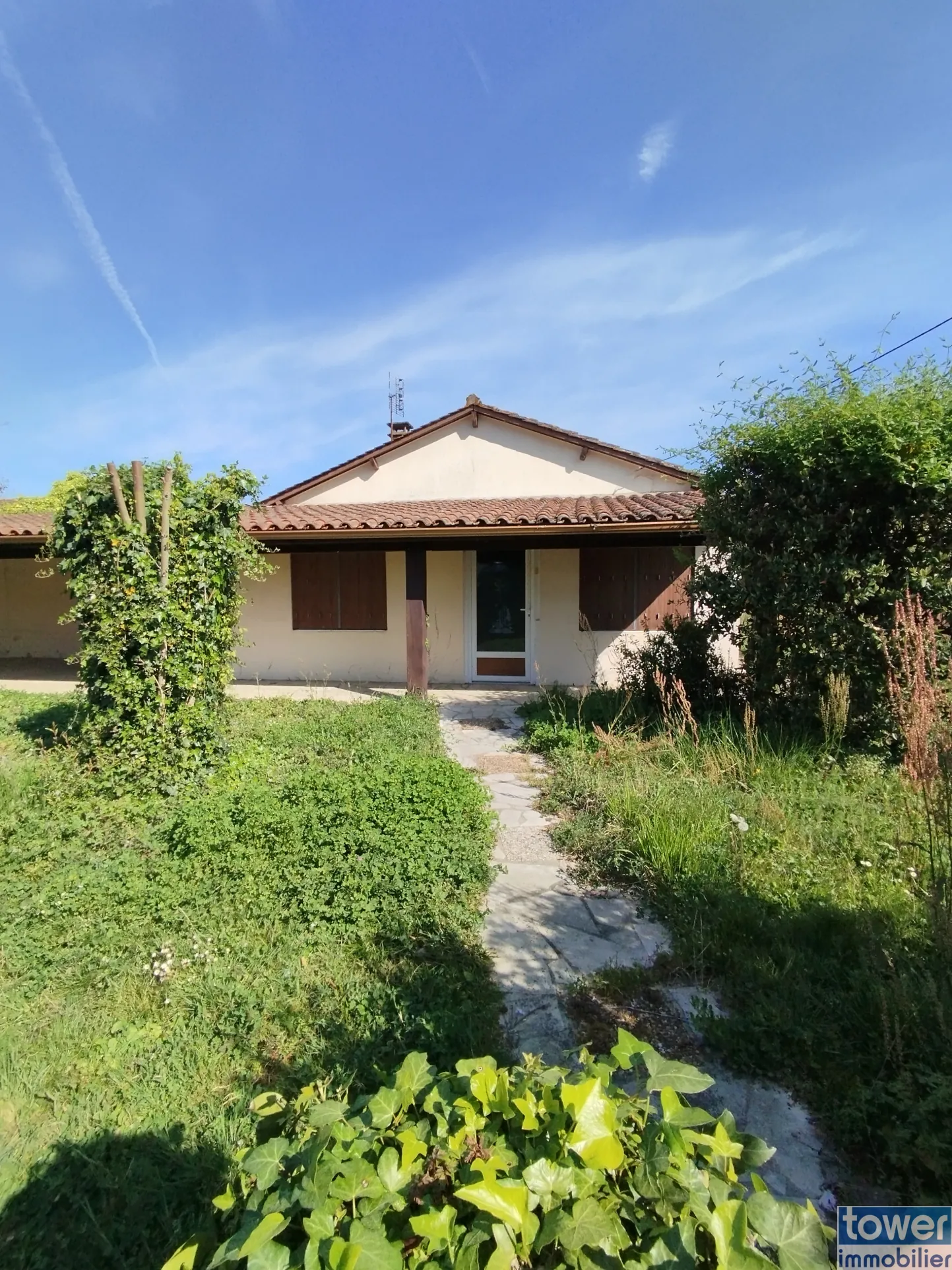 Maison avec local commercial à Bergerac, proche Prigonrieux - 7 pièces, 3 chambres, terrasse, jardin 