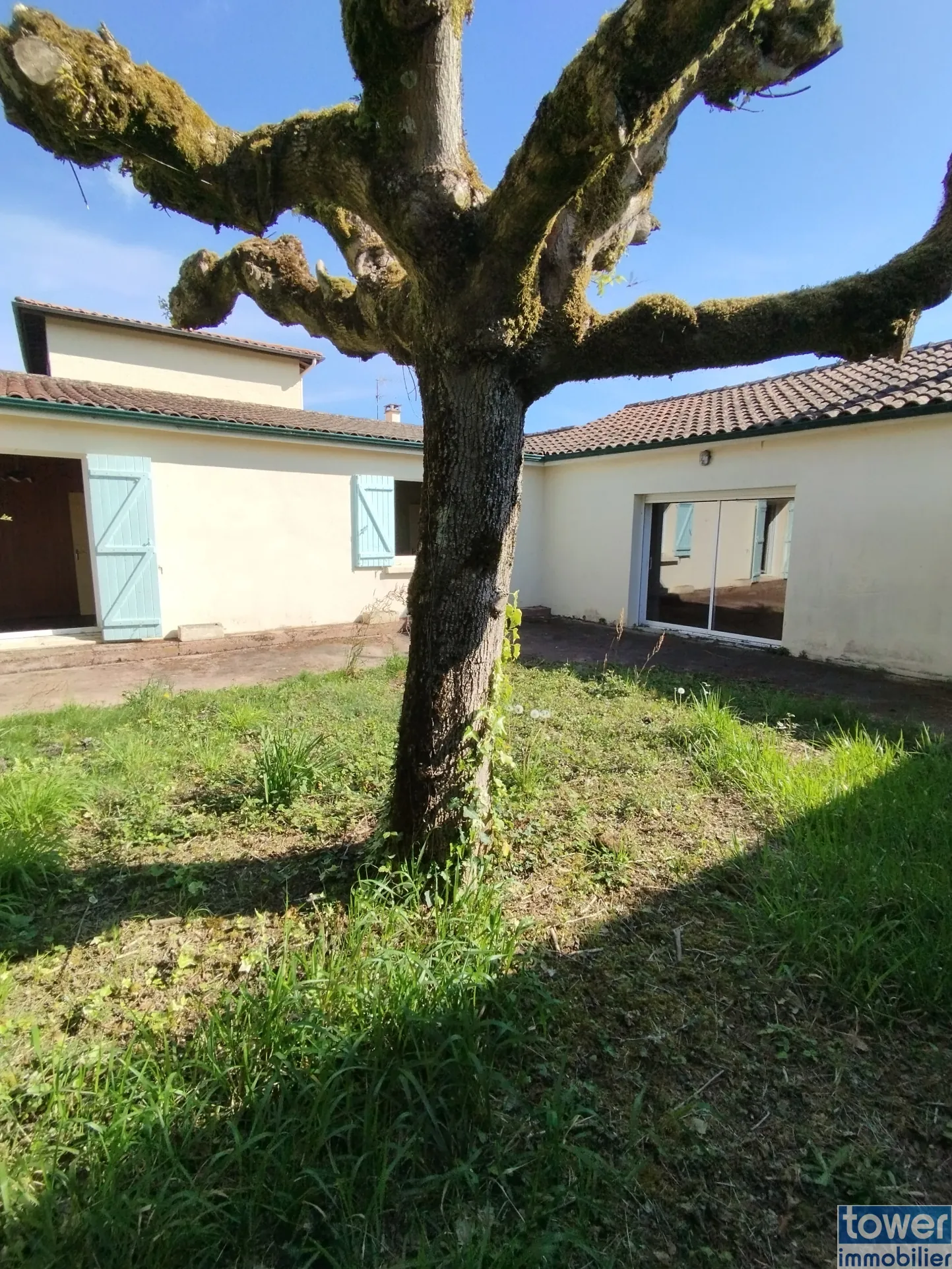 Maison avec local commercial à Bergerac, proche Prigonrieux - 7 pièces, 3 chambres, terrasse, jardin 