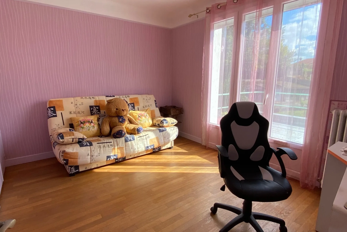 Vente maison à Fumel avec deux habitations, grand terrain et double garage 
