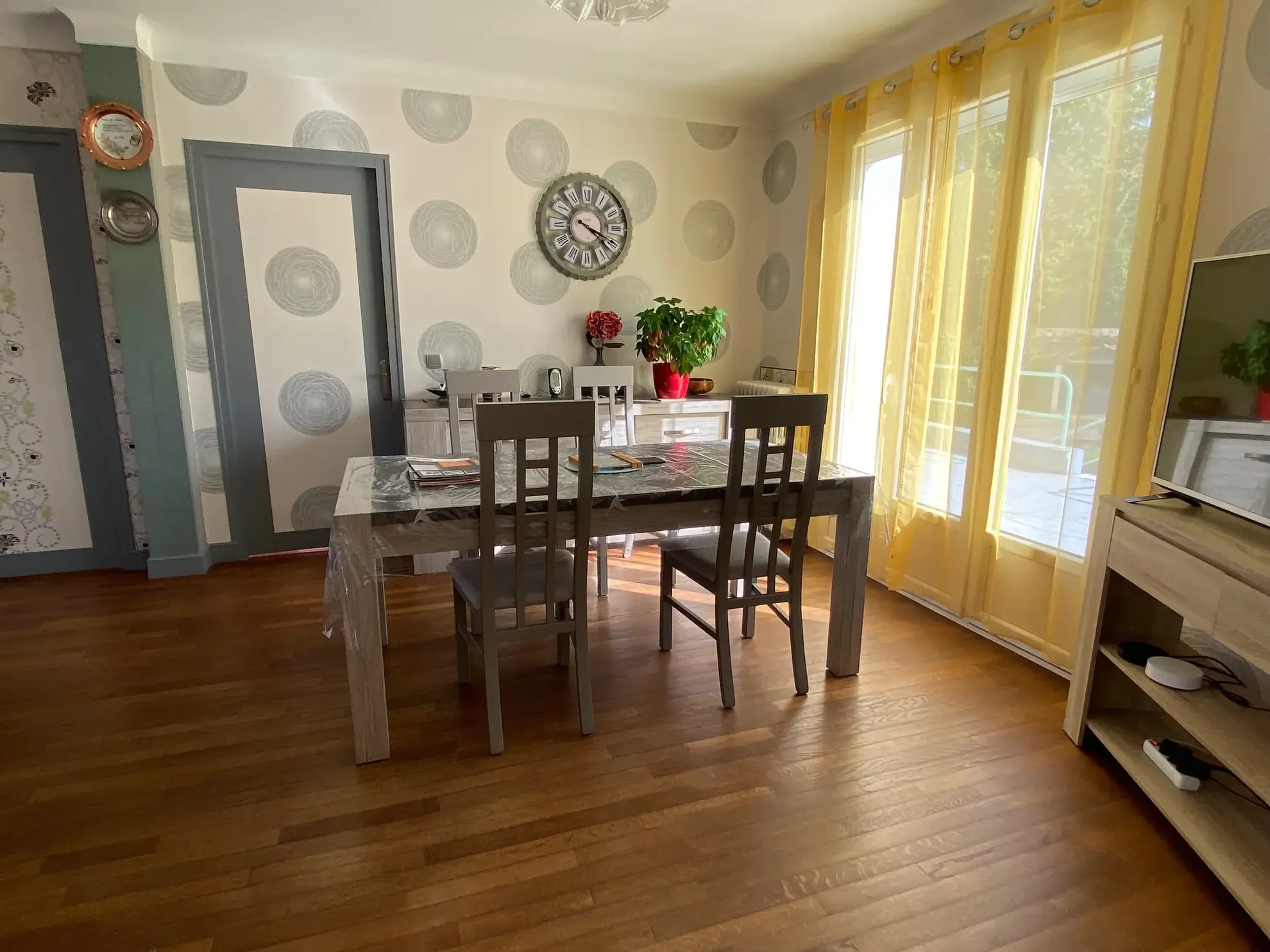 Vente maison à Fumel avec deux habitations, grand terrain et double garage 