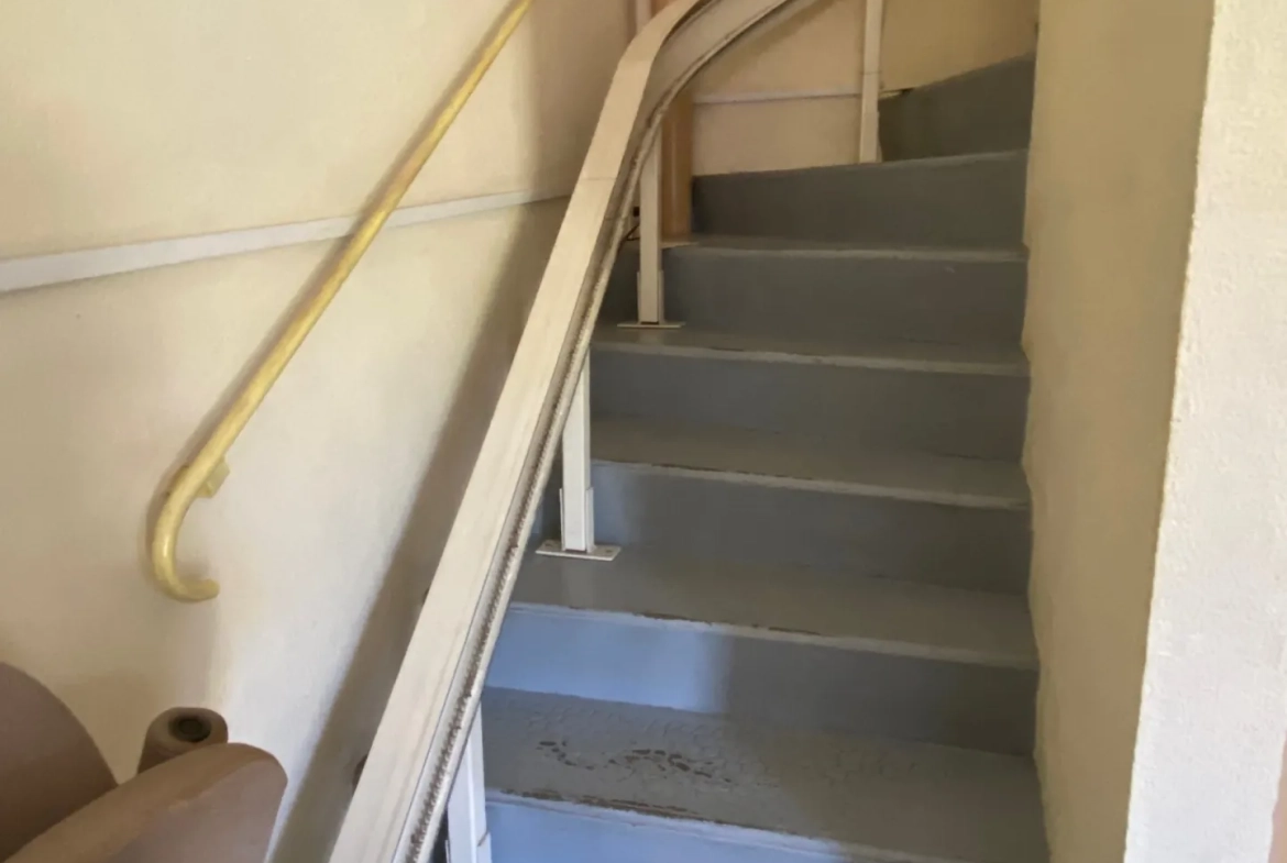 Vente maison à Fumel avec deux habitations, grand terrain et double garage 