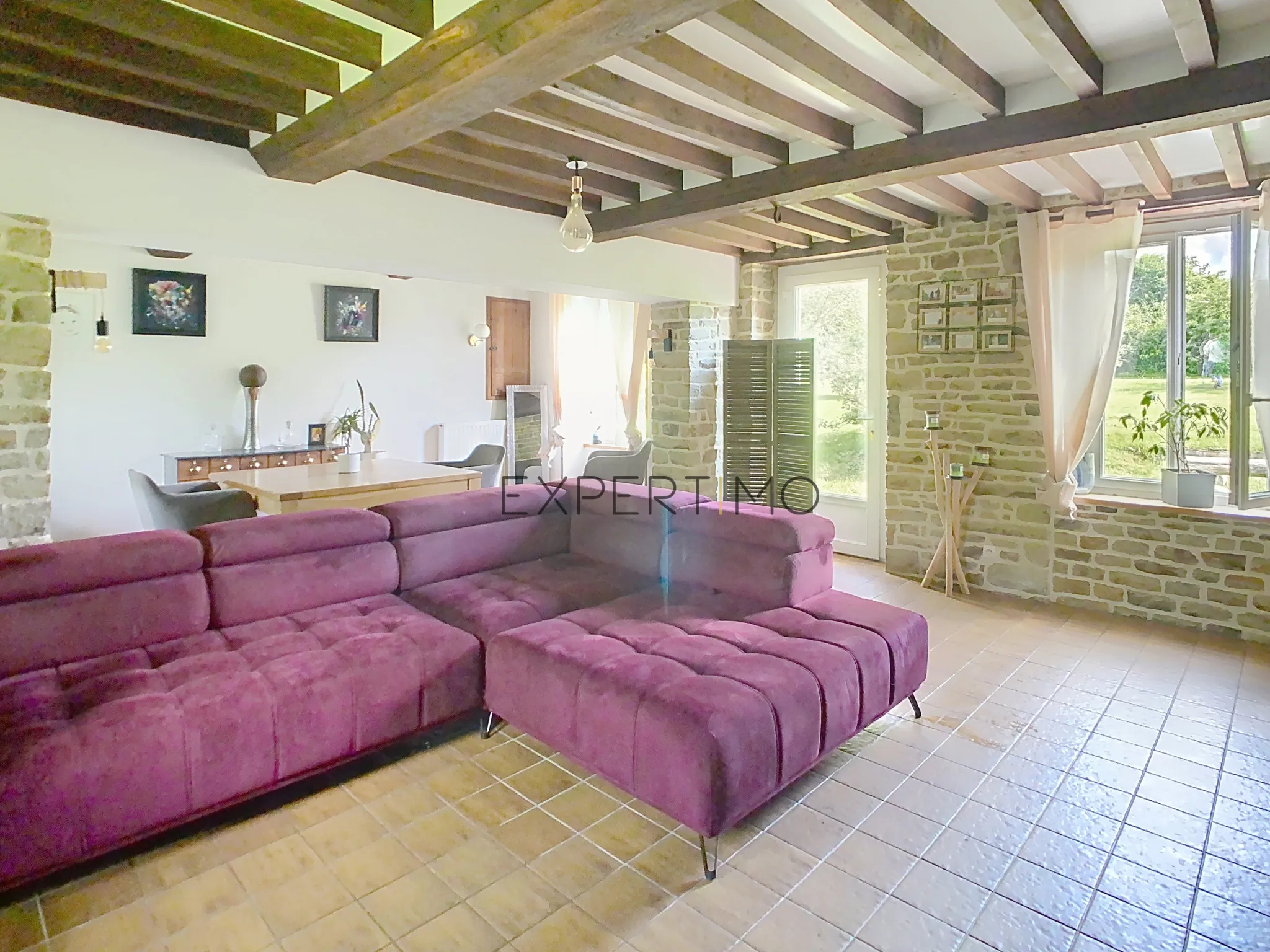 Maison en pierre de 130 m² avec dépendance et jardin clos proche d'Aunay-sur-Odon 
