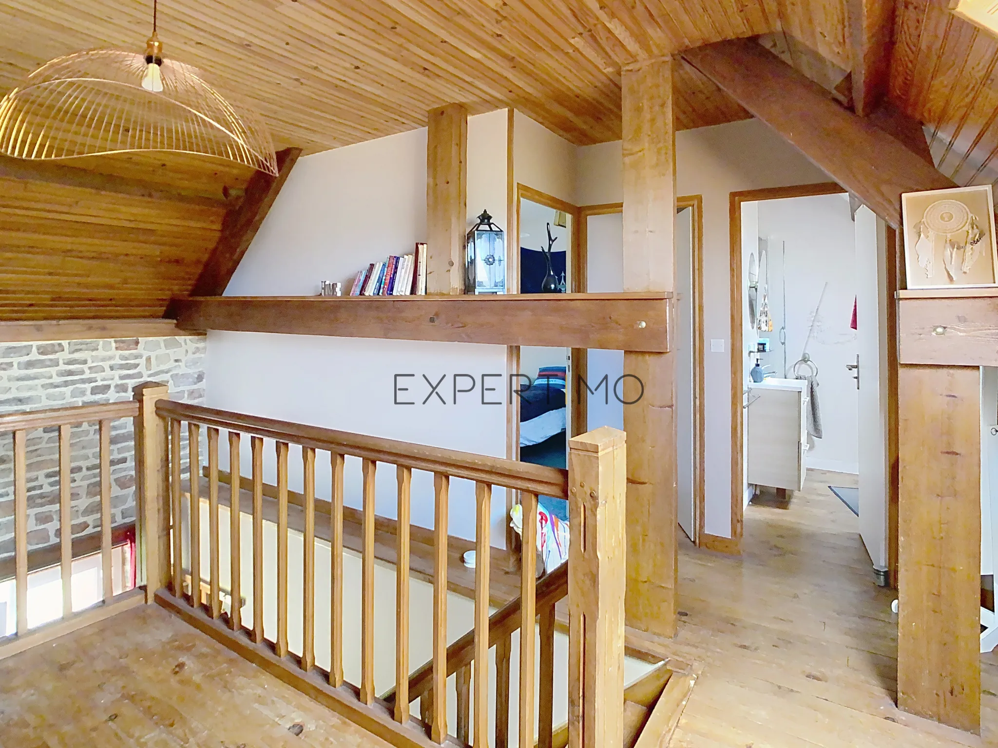 Maison en pierre de 130 m² avec dépendance et jardin clos proche d'Aunay-sur-Odon 