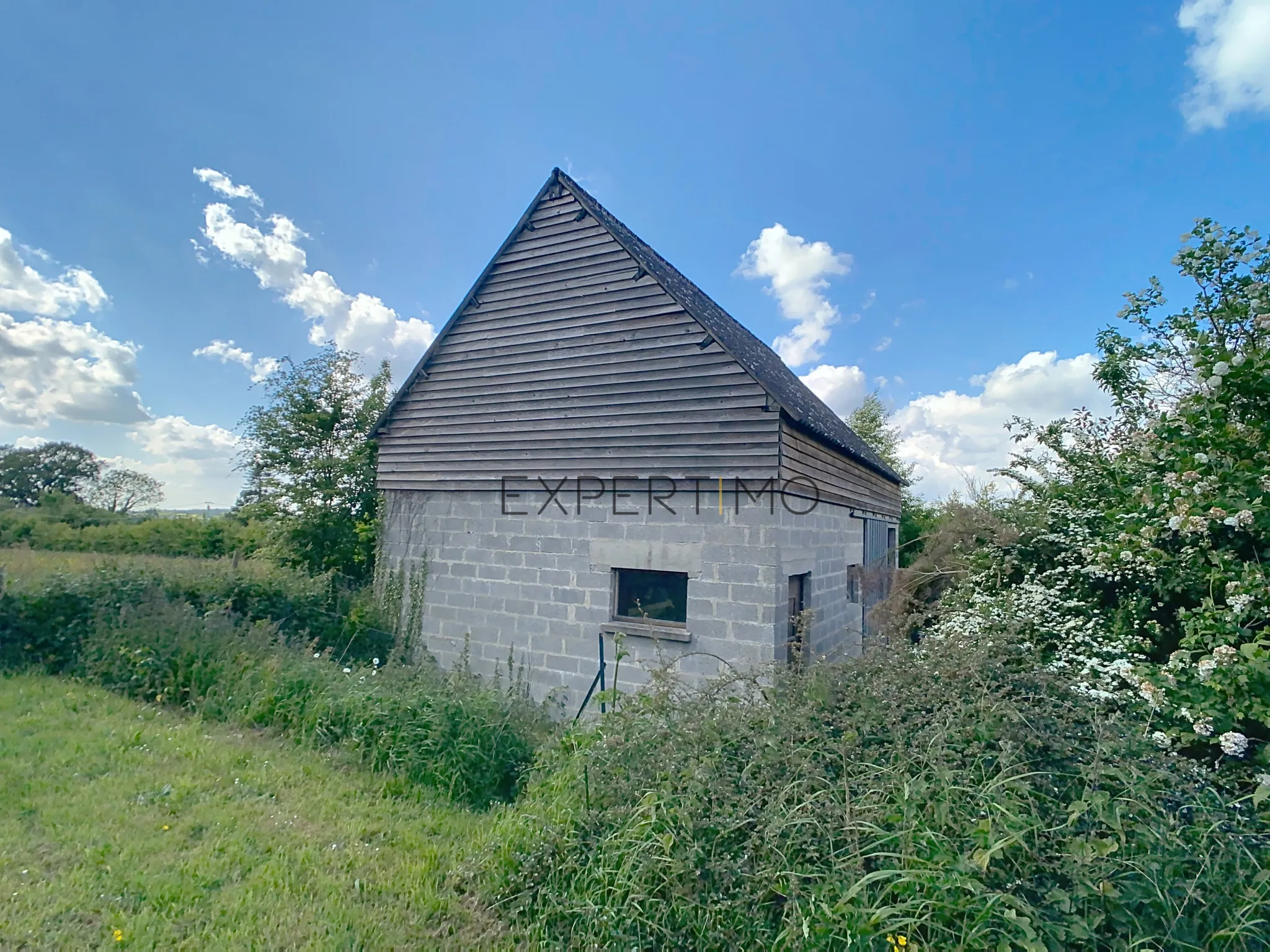 Maison en pierre de 130 m² avec dépendance et jardin clos proche d'Aunay-sur-Odon 
