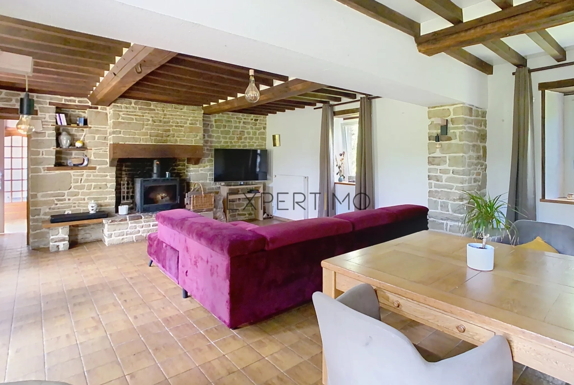 Maison en pierre de 130 m² avec dépendance et jardin clos proche d'Aunay-sur-Odon 