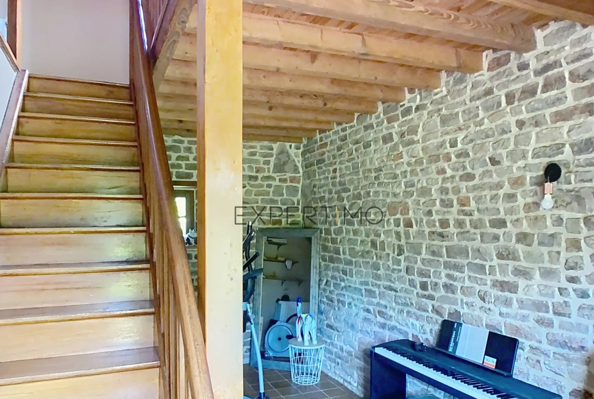 Maison en pierre de 130 m² avec dépendance et jardin clos proche d'Aunay-sur-Odon 
