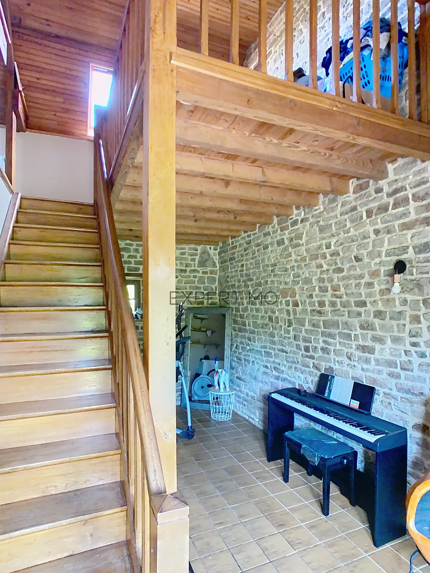 Maison en pierre de 130 m² avec dépendance et jardin clos proche d'Aunay-sur-Odon 