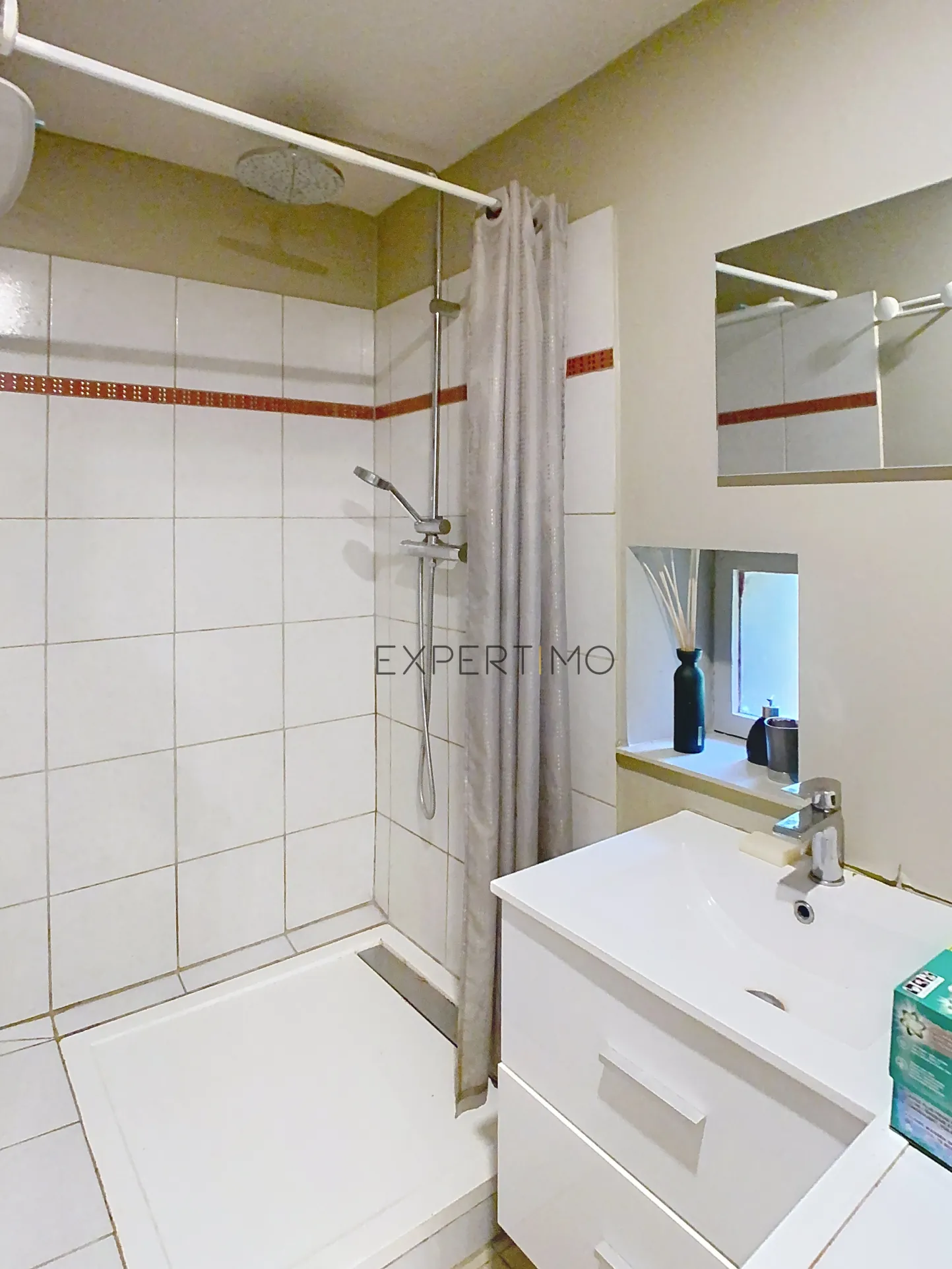 Maison en pierre de 130 m² avec dépendance et jardin clos proche d'Aunay-sur-Odon 