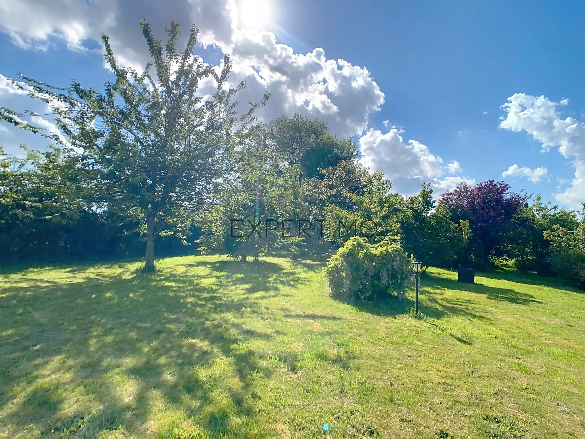Maison en pierre de 130 m² avec dépendance et jardin clos proche d'Aunay-sur-Odon 