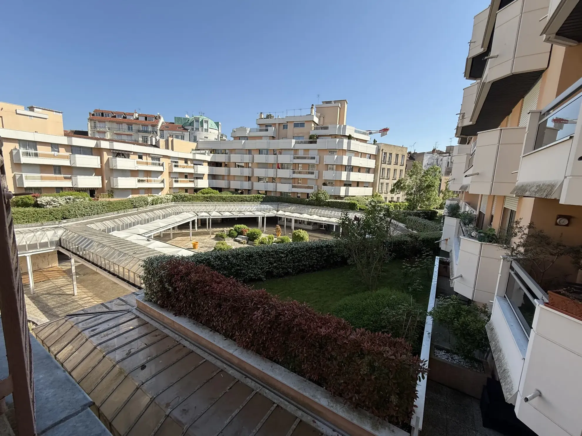 Appartement lumineux de 75 m² à Vichy dans résidence sécurisée avec charme ancien 