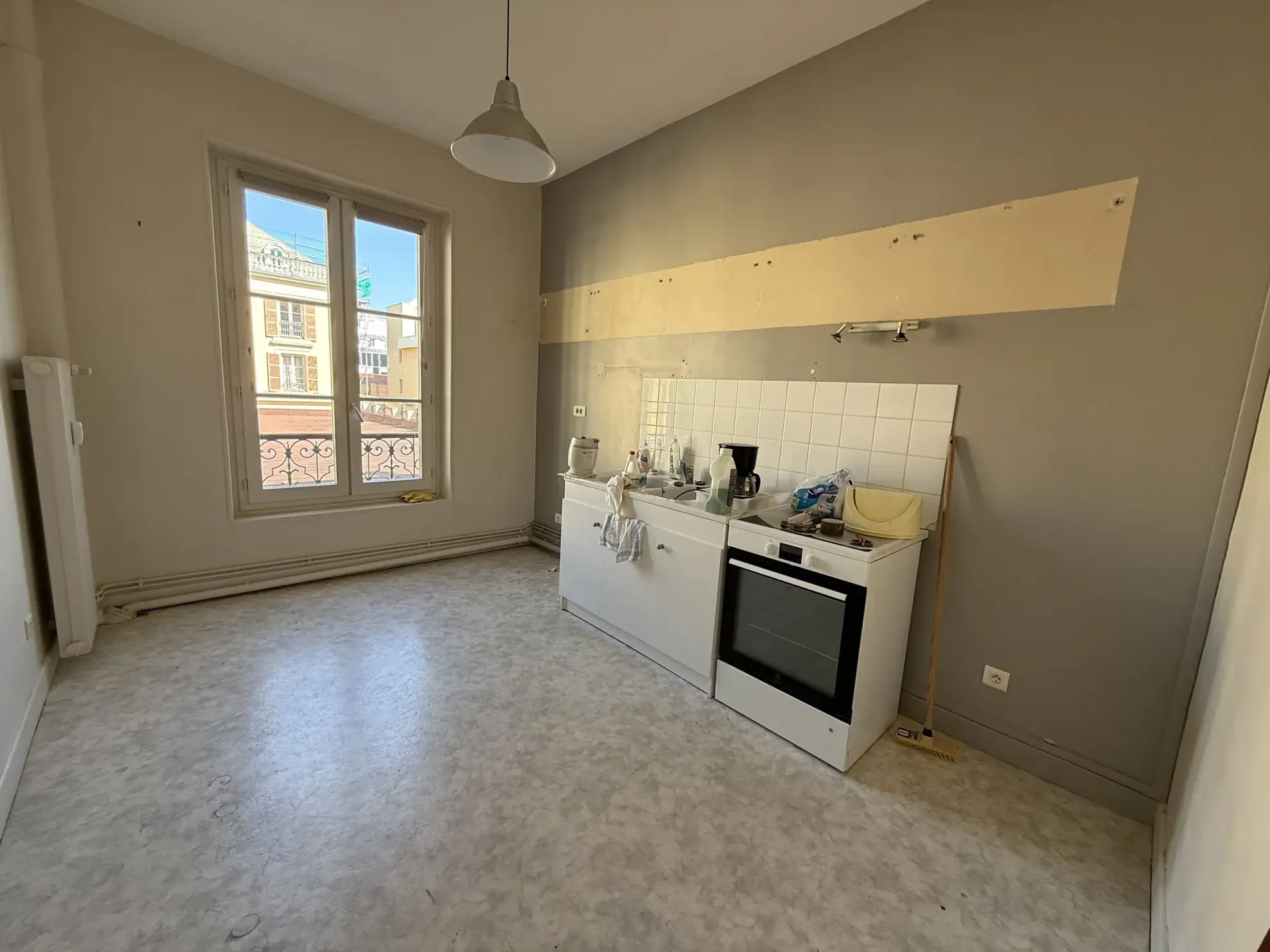 Appartement lumineux de 75 m² à Vichy dans résidence sécurisée avec charme ancien 