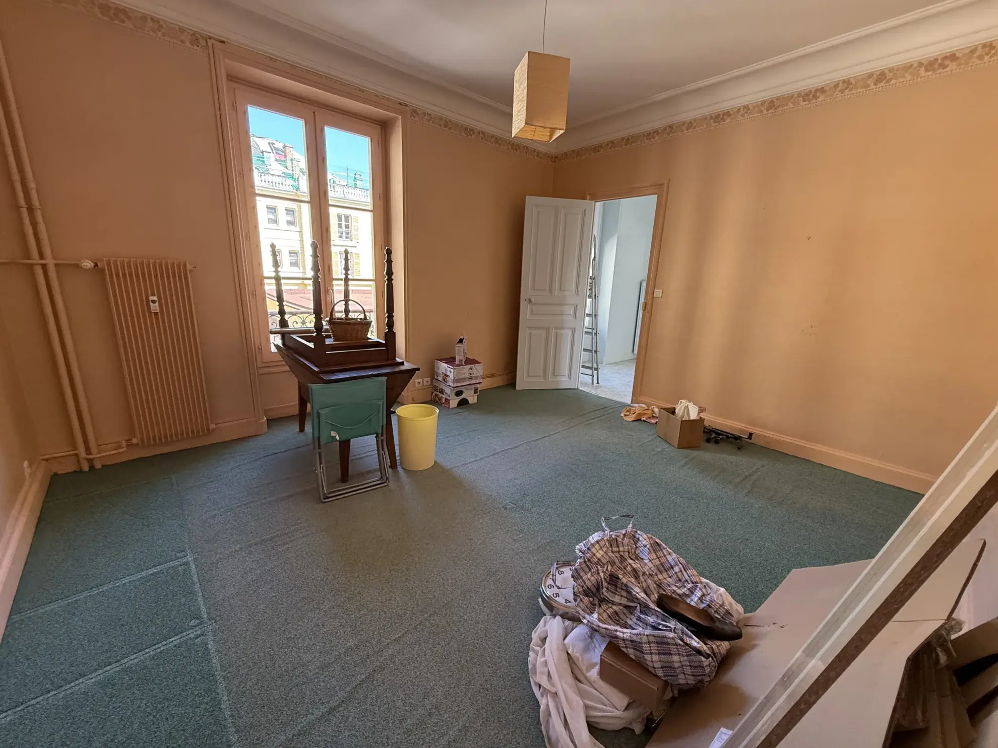 Appartement lumineux de 75 m² à Vichy dans résidence sécurisée avec charme ancien 