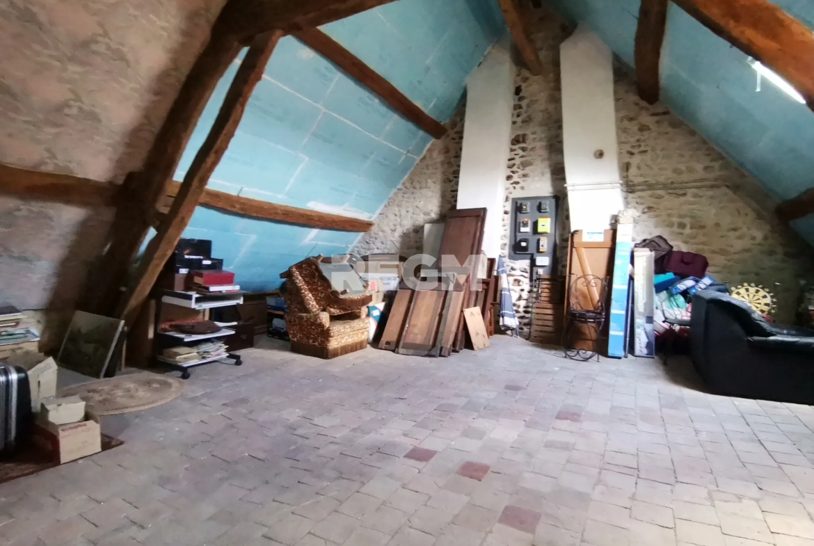 Belle maison en pierre avec jardin, 3 chambres, dépendances à Monnerville 