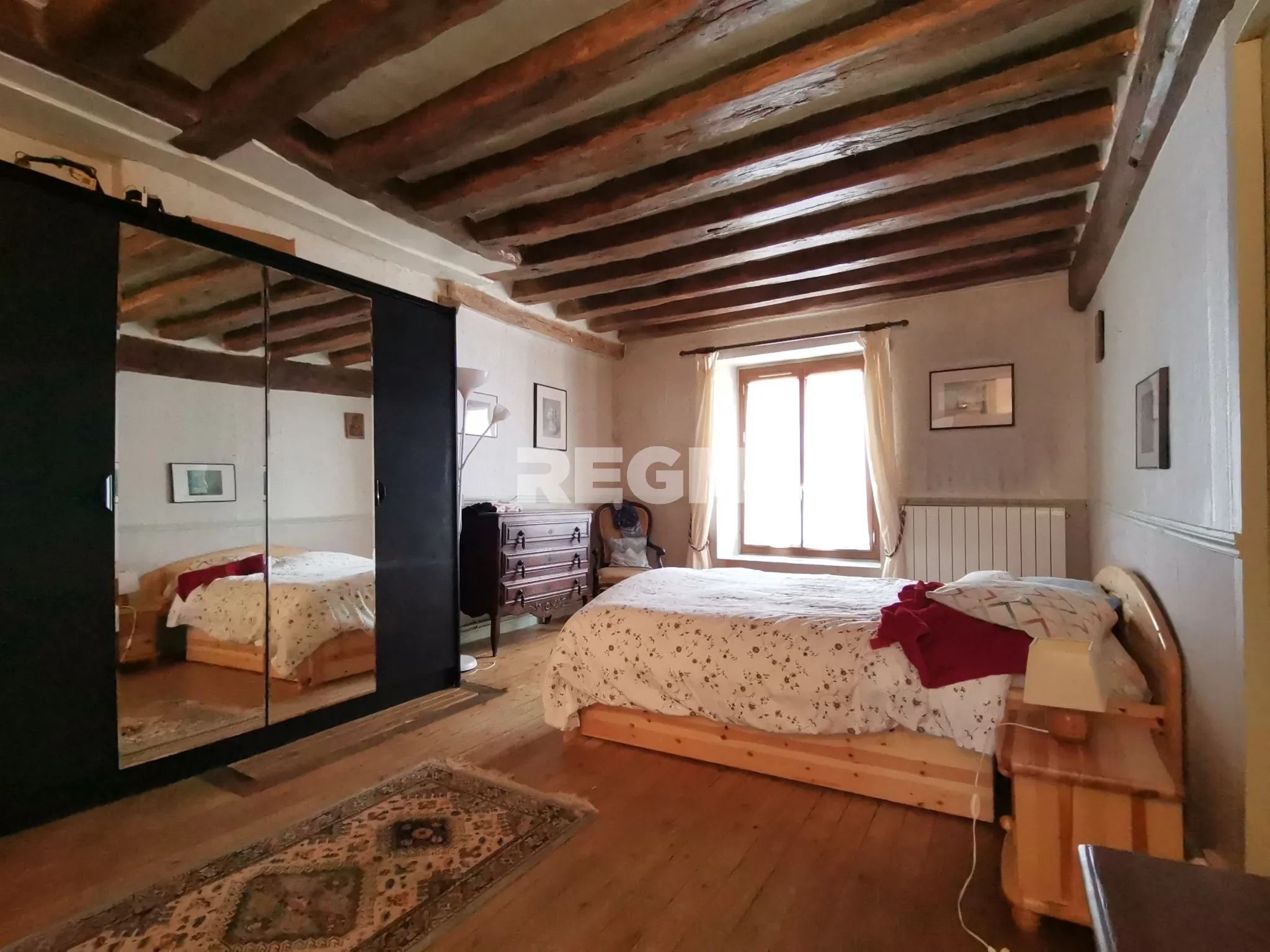 Belle maison en pierre avec jardin, 3 chambres, dépendances à Monnerville 