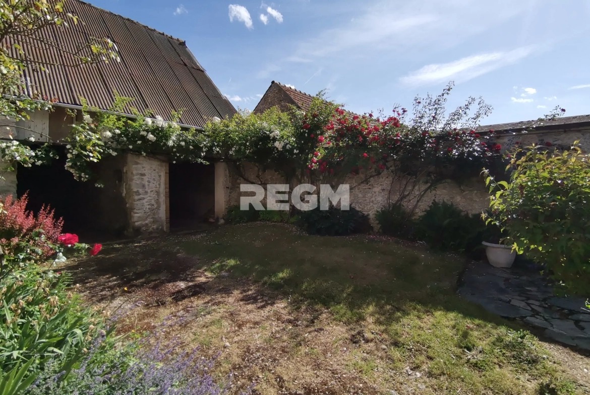 Belle maison en pierre avec jardin, 3 chambres, dépendances à Monnerville 