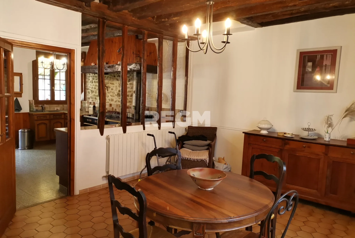 Belle maison en pierre avec jardin, 3 chambres, dépendances à Monnerville 