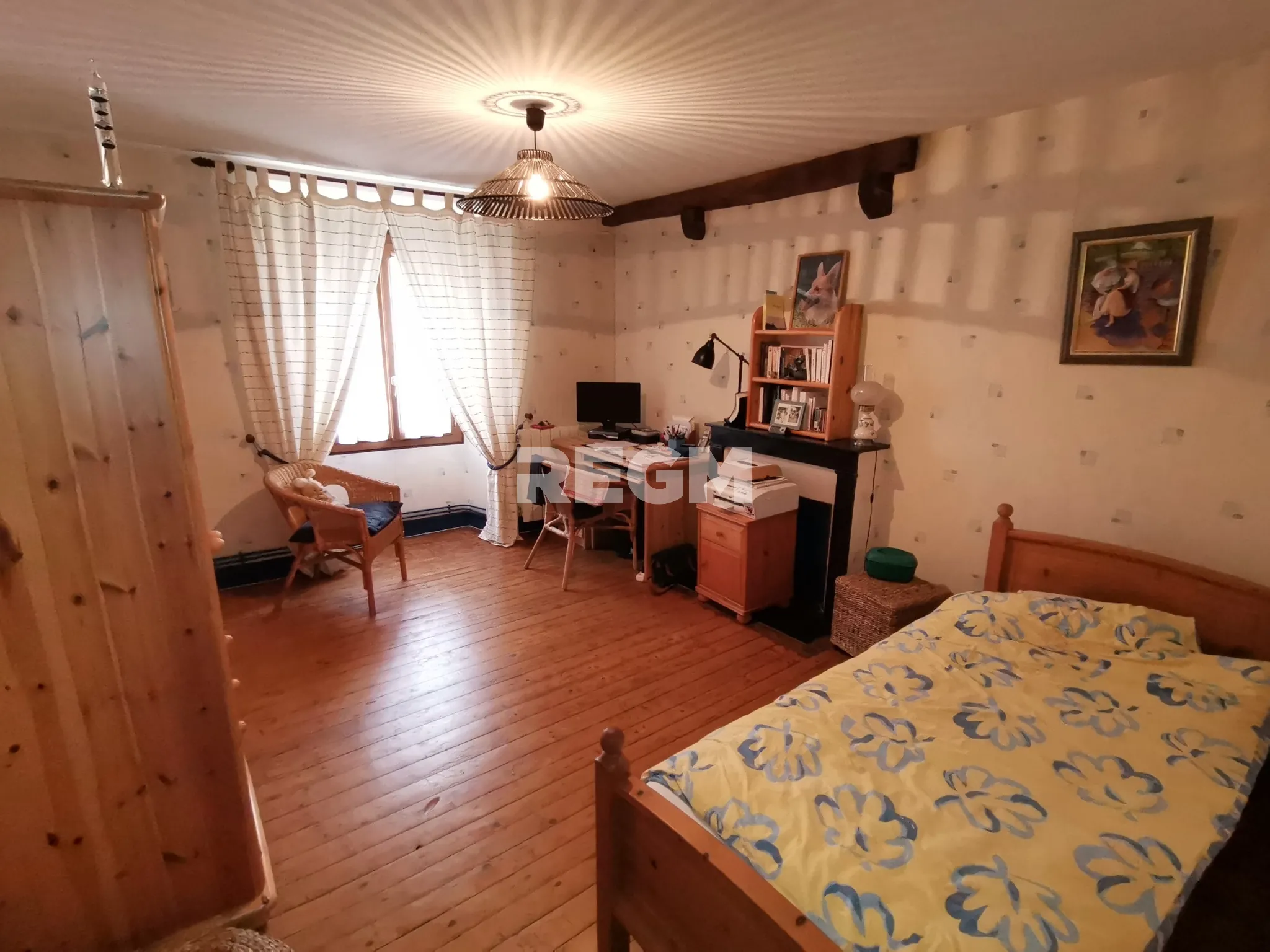 Belle maison en pierre avec jardin, 3 chambres, dépendances à Monnerville 