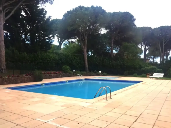 Studio lumineux avec terrasse et piscine à Saint-Raphaël