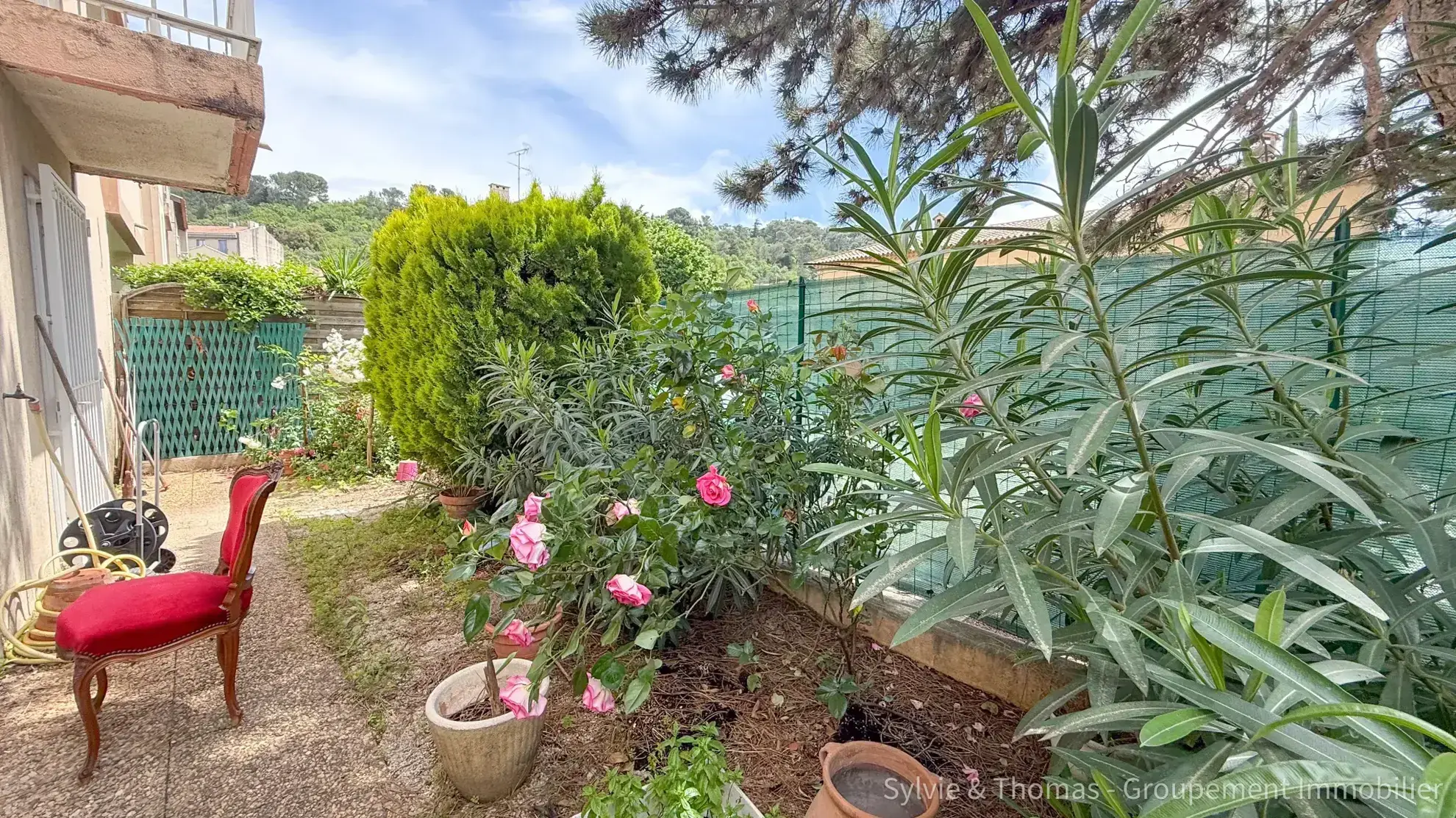 Appartement T3 en rez-de-jardin à Orange avec terrasse et jardin 