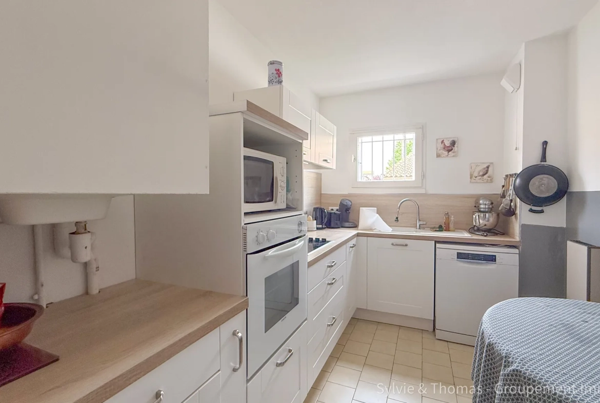 Appartement T3 en rez-de-jardin à Orange avec terrasse et jardin 