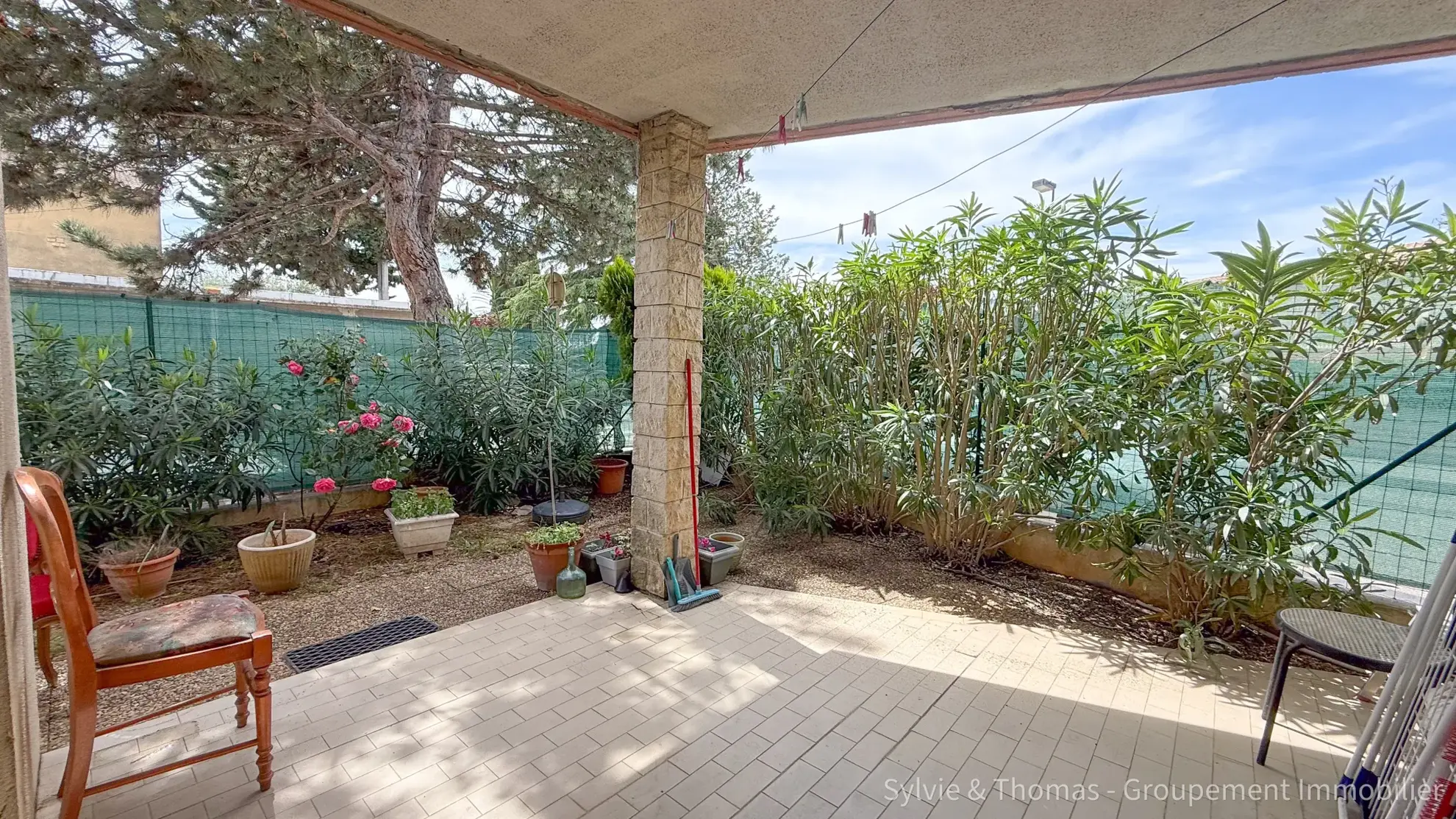 Appartement T3 en rez-de-jardin à Orange avec terrasse et jardin 