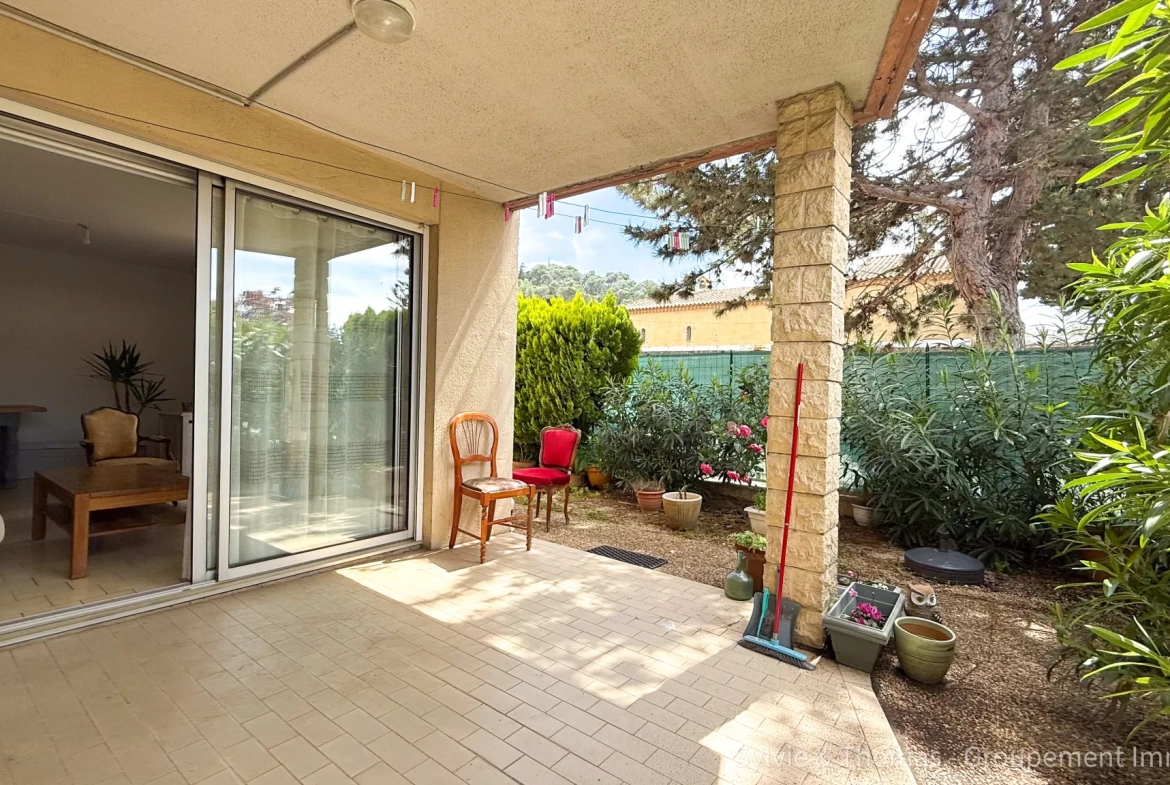 Appartement T3 en rez-de-jardin à Orange avec terrasse et jardin 