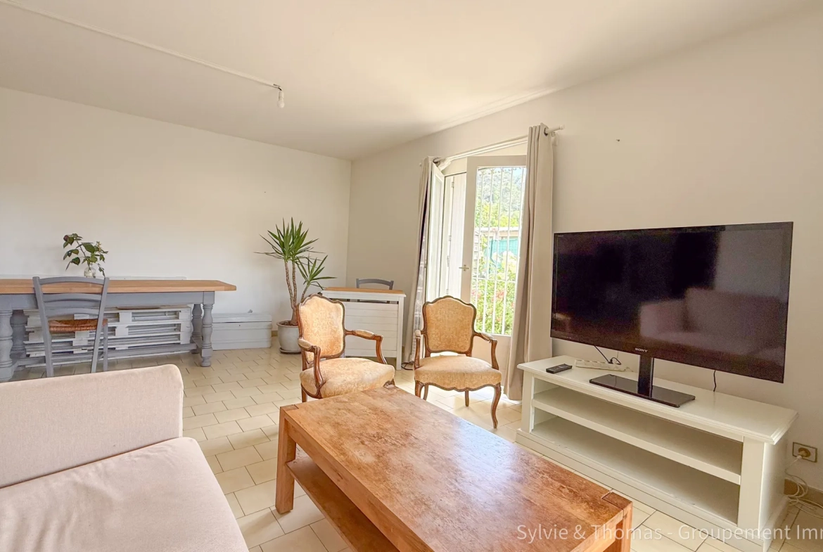 Appartement T3 en rez-de-jardin à Orange avec terrasse et jardin 