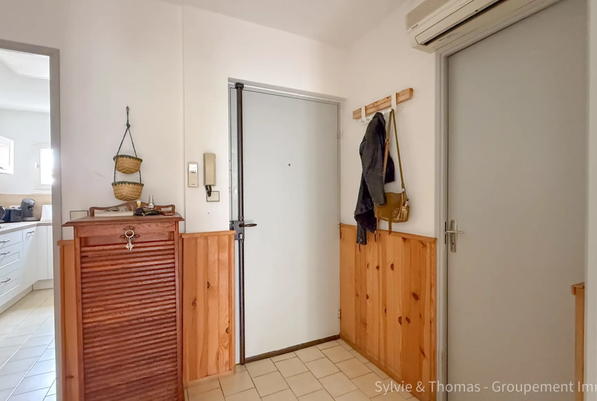 Appartement T3 en rez-de-jardin à Orange avec terrasse et jardin 