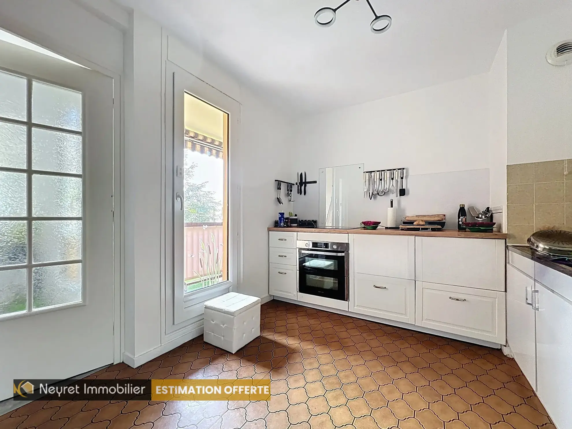 Appartement T3 lumineux de 79m² à Gleizé avec vue dégagée, garage et cave 