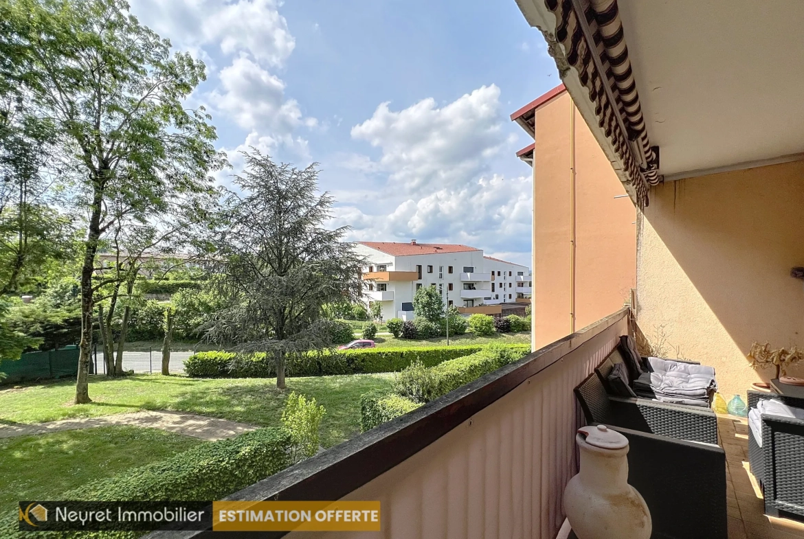 Appartement T3 lumineux de 79m² à Gleizé avec vue dégagée, garage et cave 